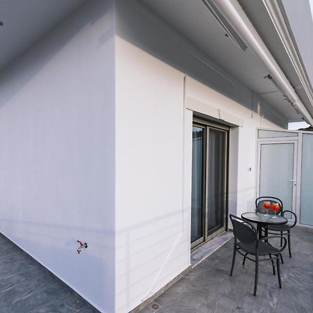 Lychnos Apartments Камиларион Екстериор снимка