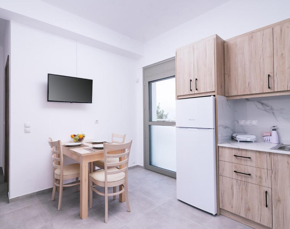 Lychnos Apartments Камиларион Екстериор снимка