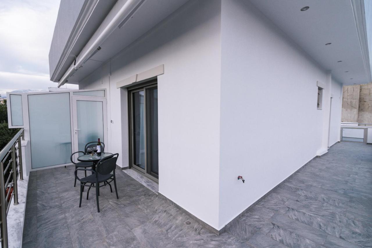 Lychnos Apartments Камиларион Екстериор снимка