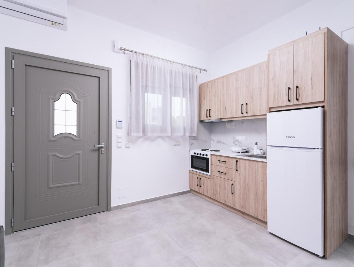 Lychnos Apartments Камиларион Екстериор снимка