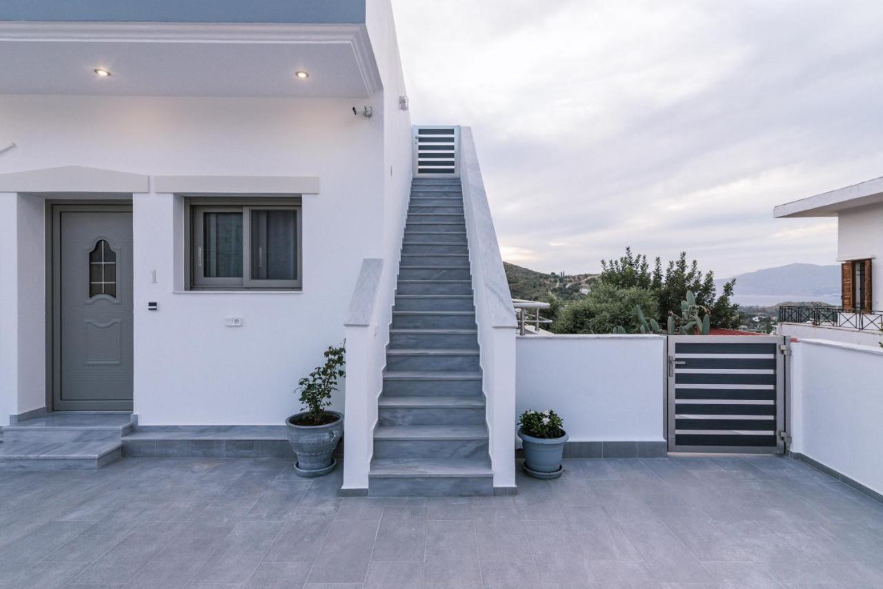 Lychnos Apartments Камиларион Екстериор снимка