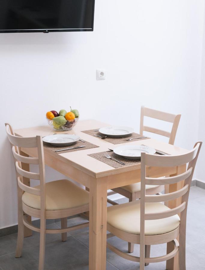 Lychnos Apartments Камиларион Екстериор снимка